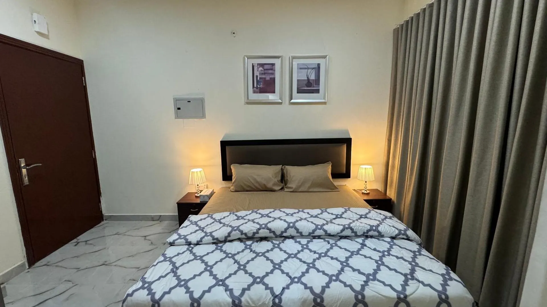 Brand New Furnished Studio Appartment Near Union Metro Station Dubai Homestay