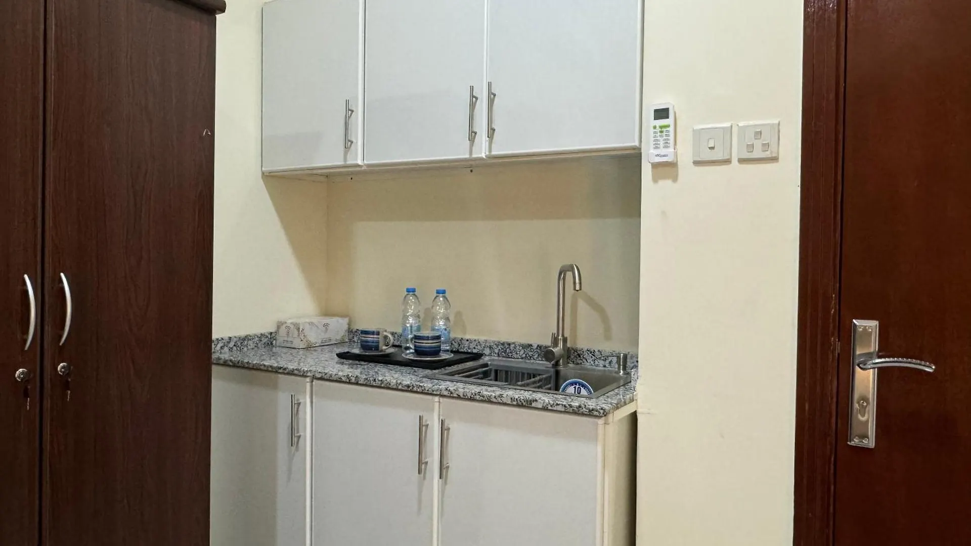 Homestay Brand New Furnished Studio Appartment Near Union Metro Station Dubai United Arab Emirates